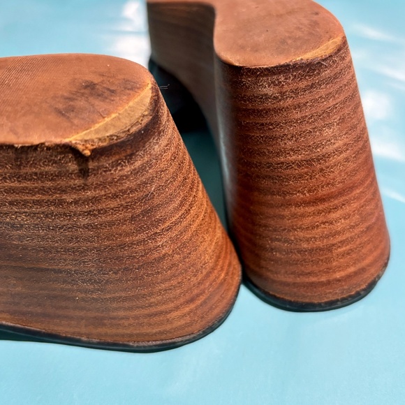 Tory Burch Leather Wedge Sandals – Size 7M - Picture 5 of 11